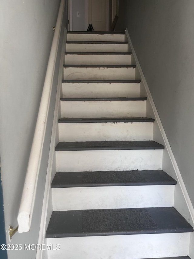 13-15 Haag St, Sayreville, NJ 08872 - view of stairway