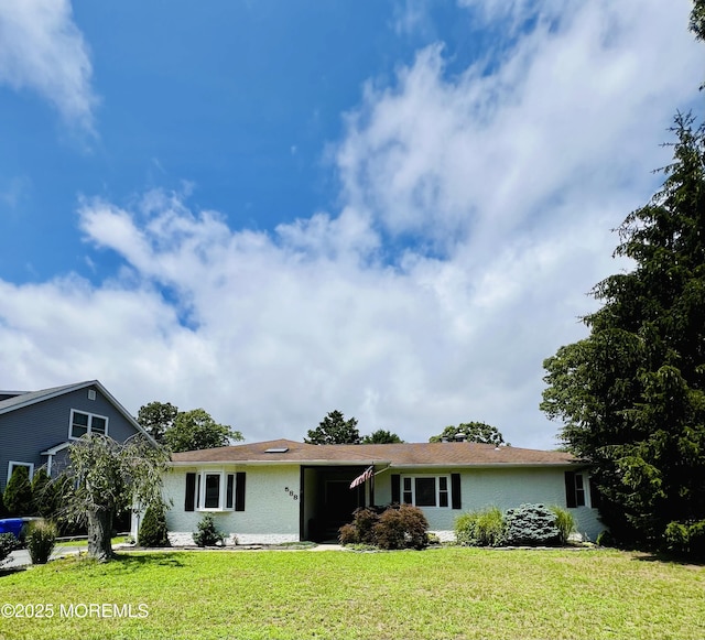 588 Midwood Dr, Brick, NJ 08724 - ranch-style home featuring a front yard