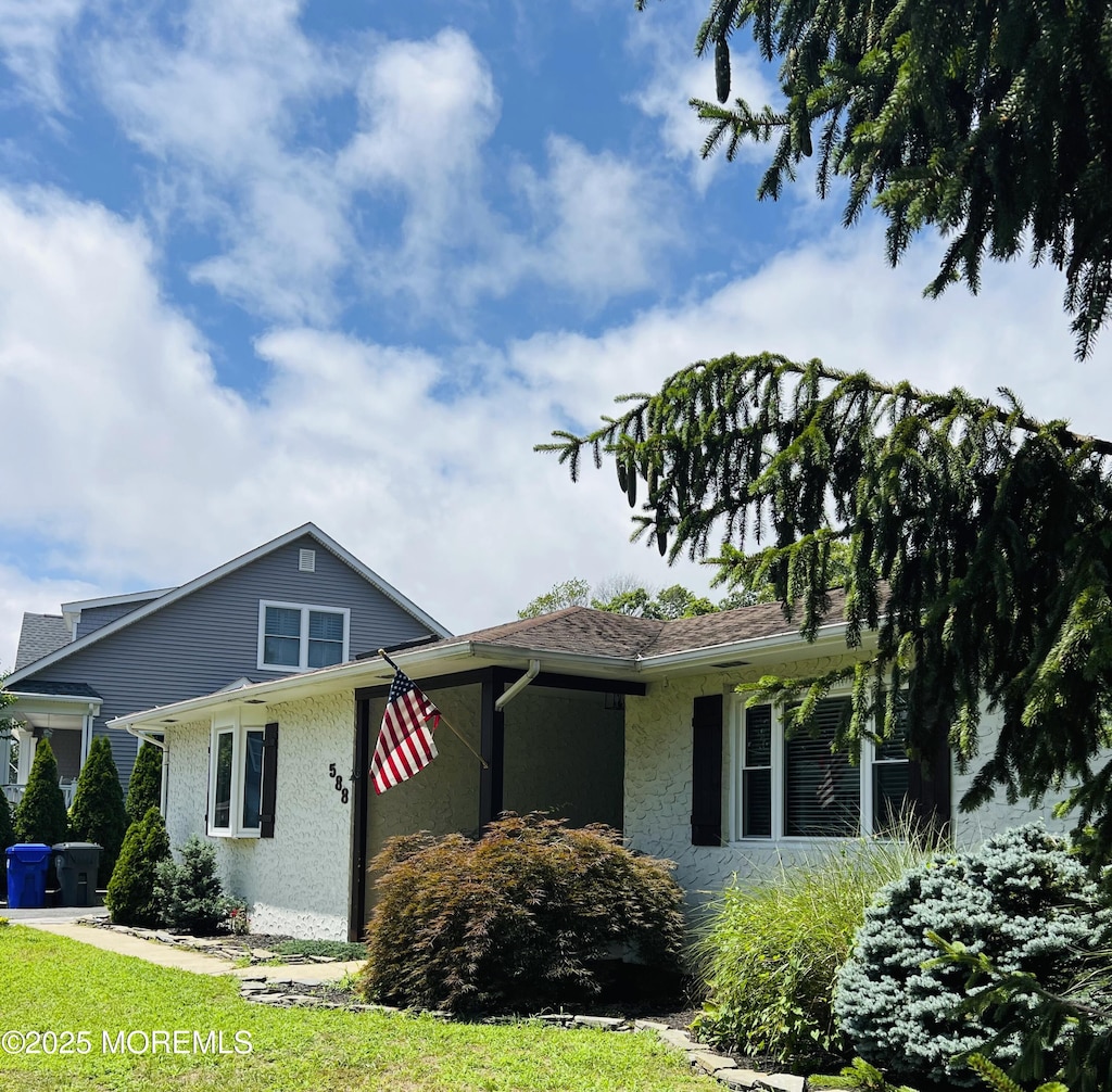 588 Midwood Dr, Brick, NJ 08724 - view of front of house