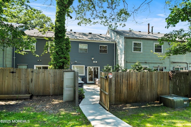 144 Colony Cir, Lakewood, NJ 08701 - back of property