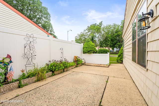 628A Stamford Ct, Manchester, NJ 08759 - view of patio / terrace