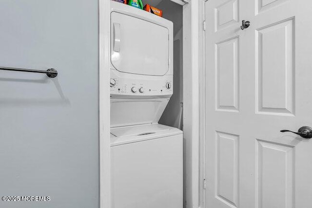 202 Lincoln Ave Unit C5, Seaside Heights, NJ 08751 - laundry area with stacked washer / drying machine
