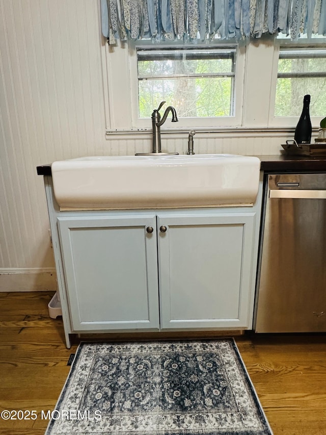 357 Boland Ave, Brick, NJ 08724 - kitchen with dishwasher and wood finished floors