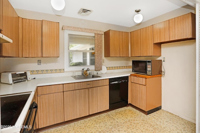 4 Dawn Way, Aberdeen, NJ 07747 - kitchen featuring black appliances and light countertops