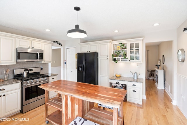 15 Tanglewood Dr, Barnegat, NJ 08005 - kitchen featuring stainless steel appliances, light wood-style floors, white cabinets, backsplash, and recessed lighting
