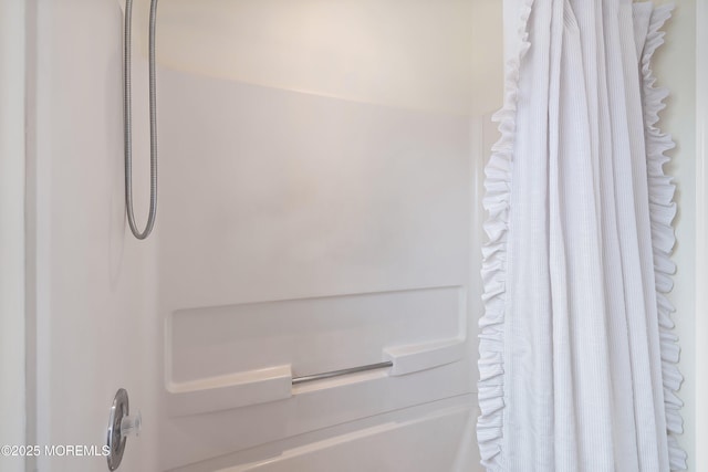15 Tanglewood Dr, Barnegat, NJ 08005 - full bath featuring shower / tub combo