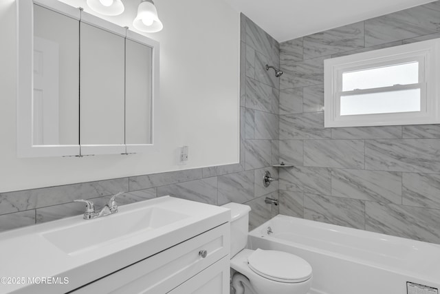925 Edgebrook Dr N, Toms River, NJ 08757 - bathroom with bathtub / shower combination, vanity, and tile walls