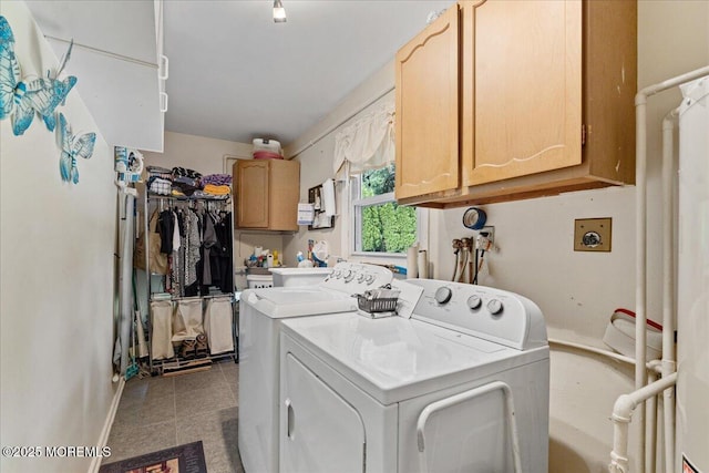 23 Spring St, Franklin Twp, NJ 08873 - laundry area featuring cabinet space and washing machine and clothes dryer