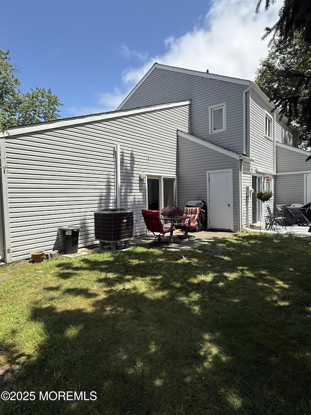 7 S Seas Ct, Barnegat, NJ 08005 - back of property with a yard