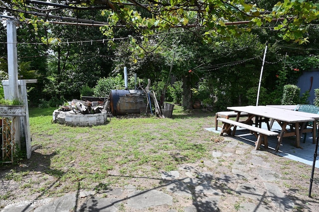 636 Holmdel Rd, Hazlet, NJ 07730 - view of yard with outdoor dining area