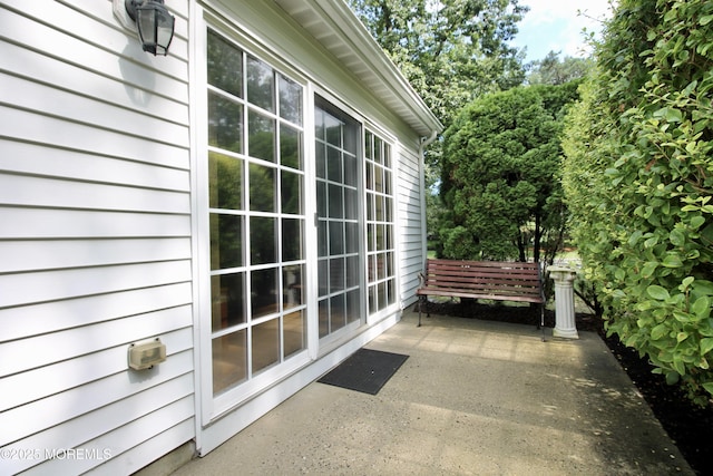 2 Dowing Ln, Jackson, NJ 08527 - entrance to property with a patio area