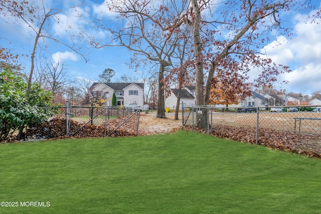 208 Imperial Ct, Lakewood, NJ 08701 - view of yard
