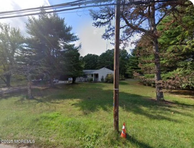30 Cassville Rd, Jackson, NJ 08527 - view of green lawn
