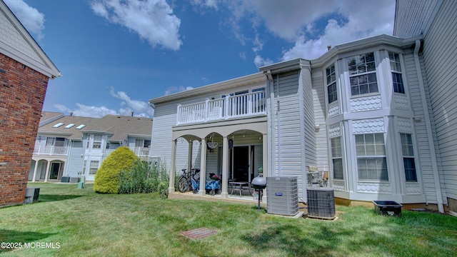 316 Tulip Ln, Freehold, NJ 07728 - photo 3