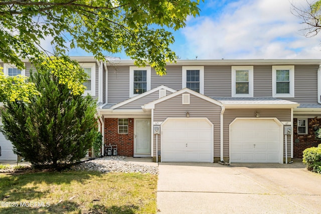 65 Holly Dr, Eatontown, NJ 07724 - photo 2