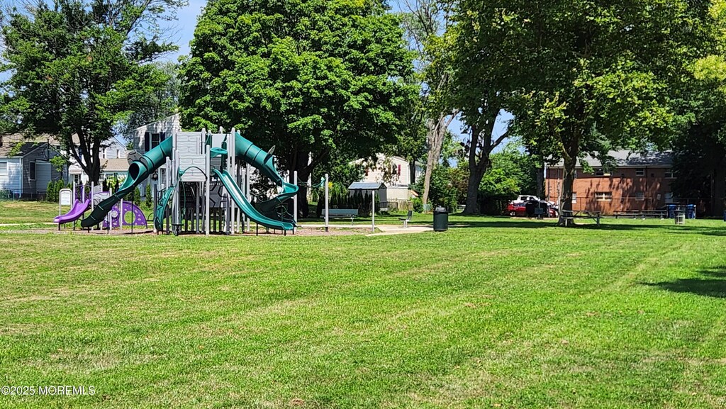 332 Crawford St, Shrewsbury Twp, NJ 07724 - photo 3
