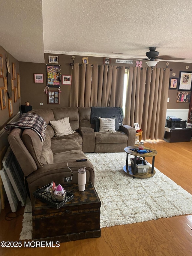 177 Tulip Ln, Freehold, NJ 07728 - photo 4
