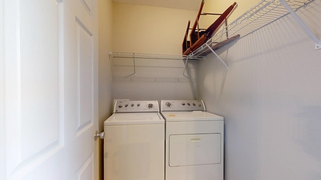 314 Grove Pointe Dr, Thomasville, GA 31792 - washroom with washer and clothes dryer