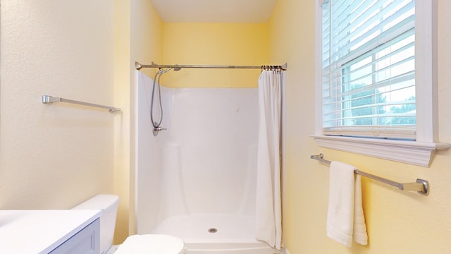 314 Grove Pointe Dr, Thomasville, GA 31792 - full bathroom with a shower with shower curtain, toilet, and vanity