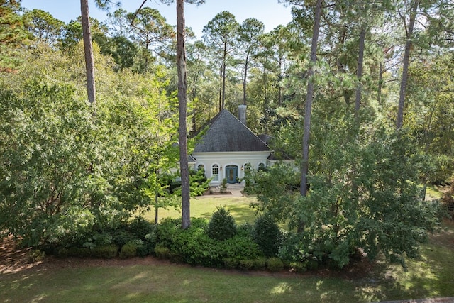 exterior space featuring a yard