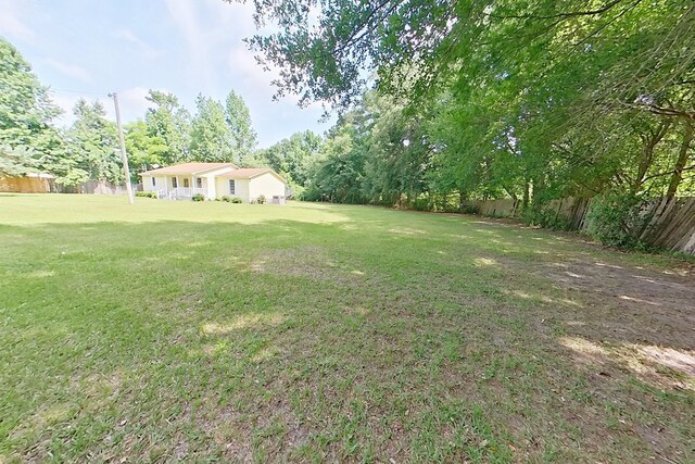 452 Bn Railroad Cir, Boston, GA 31626 - view of yard
