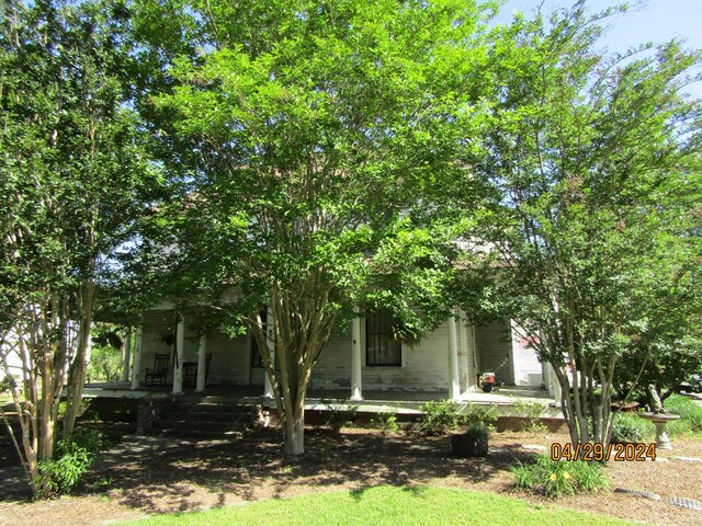 exterior space featuring a porch