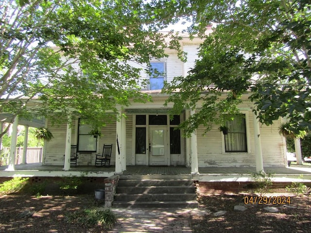 view of front of property with covered porch