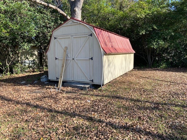 view of outdoor structure