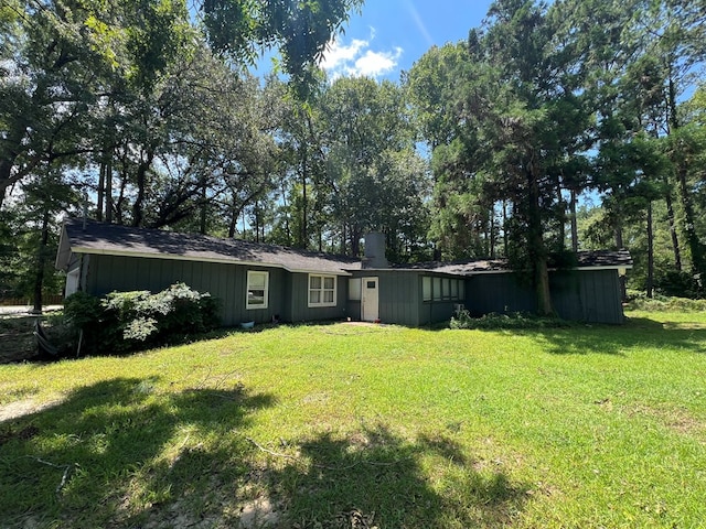 exterior space featuring a yard