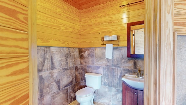 1017 Rowland Rd, Boston, GA 31626 - half bath featuring vanity and toilet