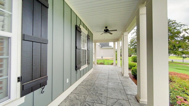 view of patio with ceiling fan and covered porch