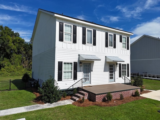 view of front of house featuring a front yard