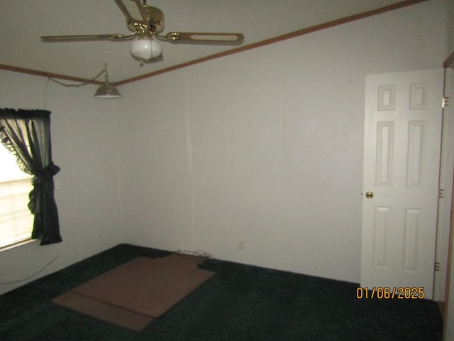 unfurnished room featuring crown molding and ceiling fan