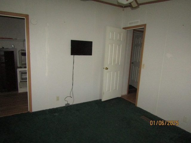 spare room featuring ceiling fan