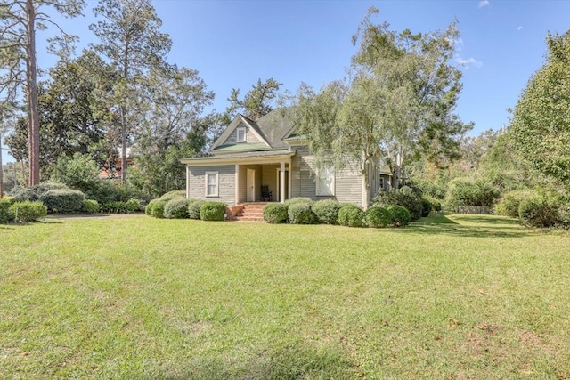 view of front of property with a front yard