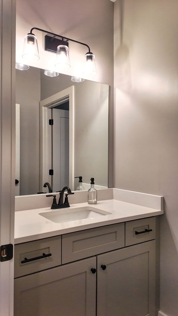 bathroom with vanity