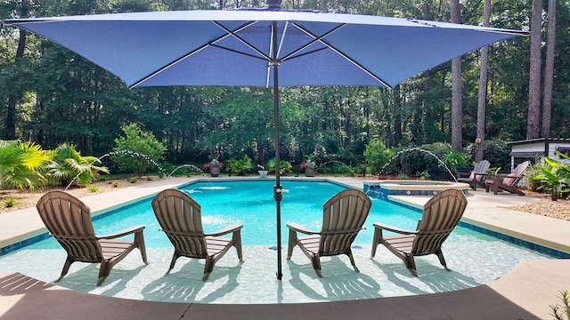 7827 Metcalf Rd, Thomasville, GA 31792 - view of pool with a patio area and a pool with connected hot tub