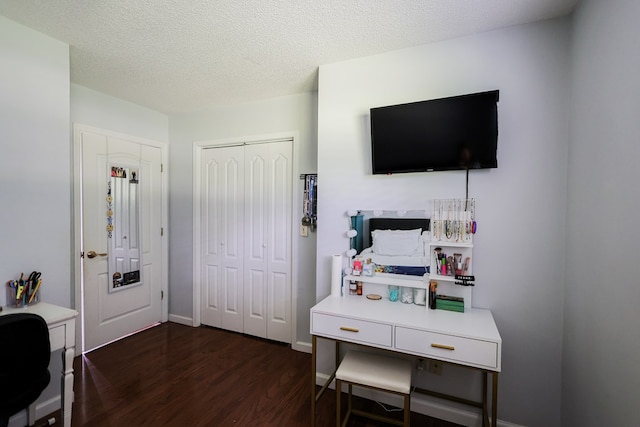 351 Plantation Ln, Thomasville, GA 31757 - home office with dark wood-style floors and a textured ceiling