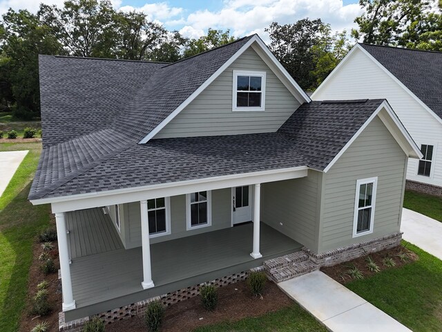 view of front of home with covered porch