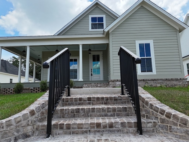 view of front facade with covered porch