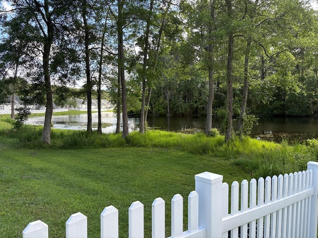view of yard featuring a water view