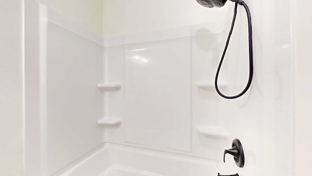 712 Young St, Thomasville, GA 31792 - full bathroom featuring shower / bath combination