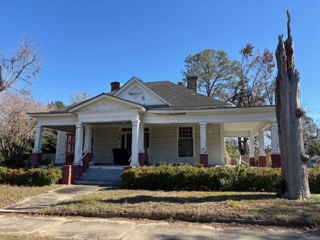 view of front facade with a porch