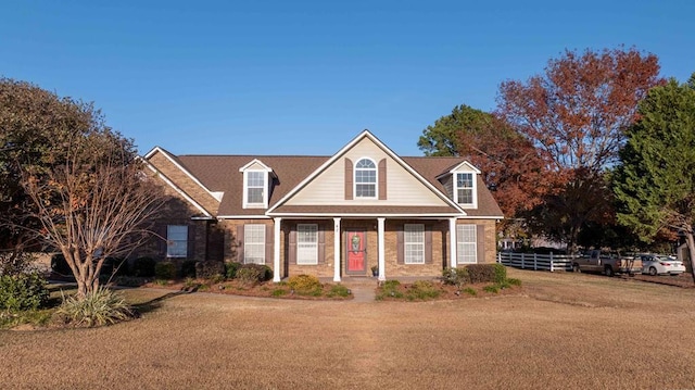 view of front of property with a front yard