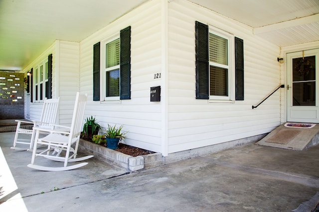 view of patio featuring covered porch