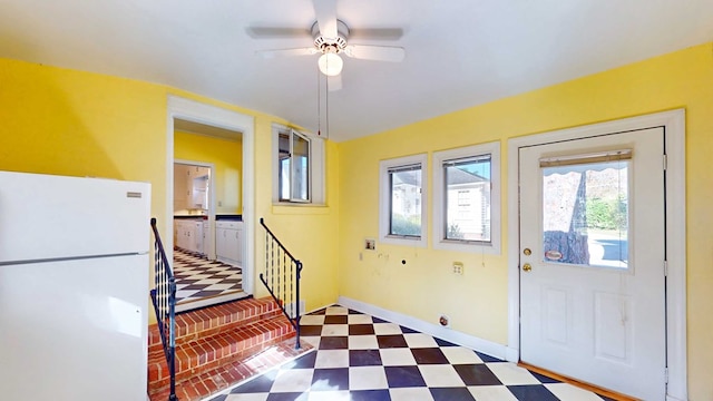 entryway with ceiling fan