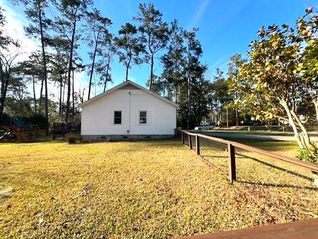 303 Glenwood Dr, Thomasville, GA 31792 - view of side of home with crawl space