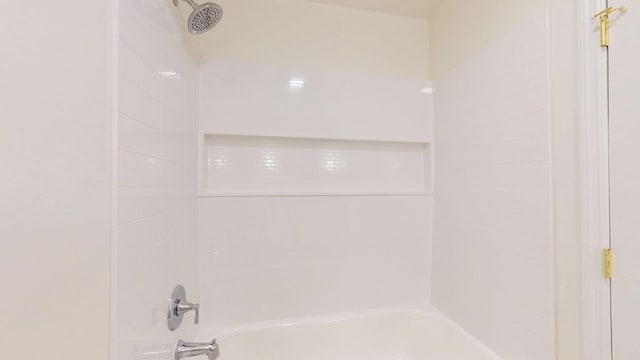 193 E Live Oak Cir, Thomasville, GA 31792 - full bath featuring tub / shower combination