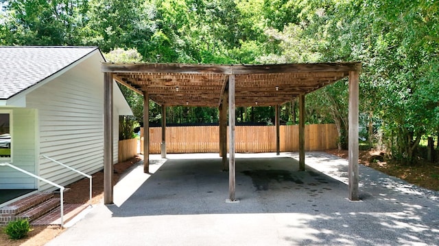 193 E Live Oak Cir, Thomasville, GA 31792 - view of parking with a detached carport and driveway
