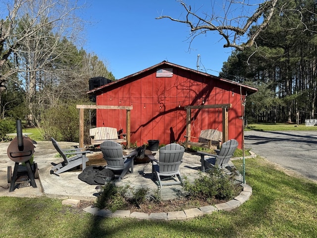 view of outdoor structure with an outdoor structure